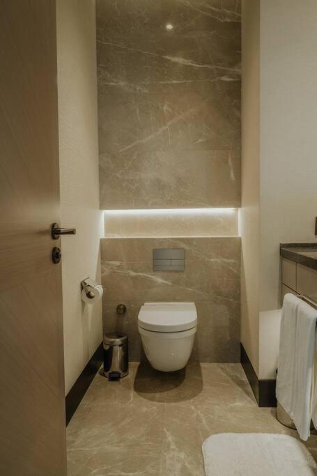 Serviced Luxurious 3+1 In Address Emaar Square イスタンブール エクステリア 写真